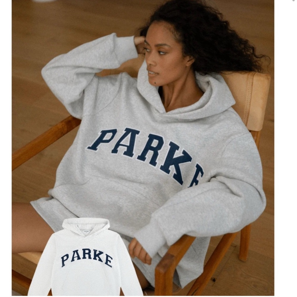 PARKE navy and blue sweatshirt